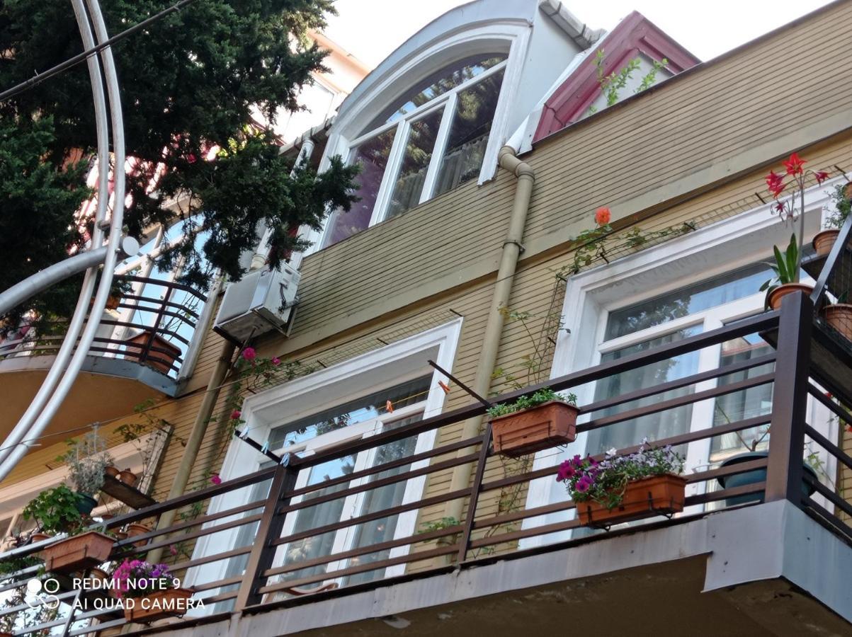 Guesthouse Melikishvili 57 バトゥーミ エクステリア 写真