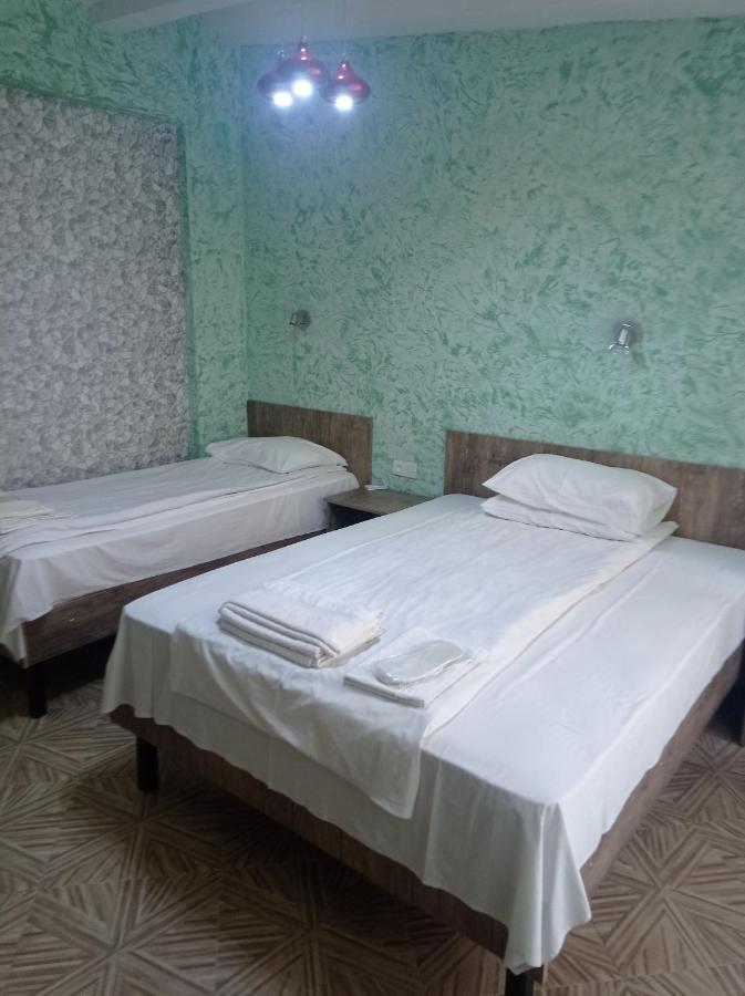 Guesthouse Melikishvili 57 バトゥーミ エクステリア 写真