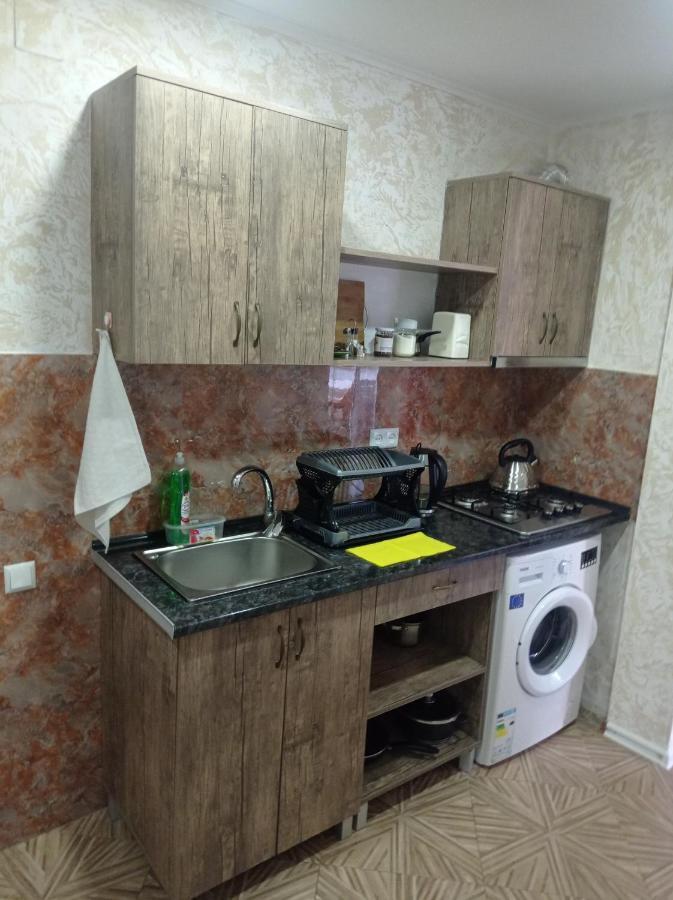 Guesthouse Melikishvili 57 バトゥーミ エクステリア 写真