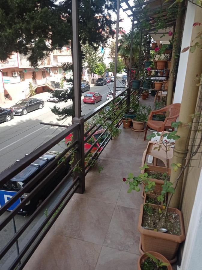 Guesthouse Melikishvili 57 バトゥーミ エクステリア 写真