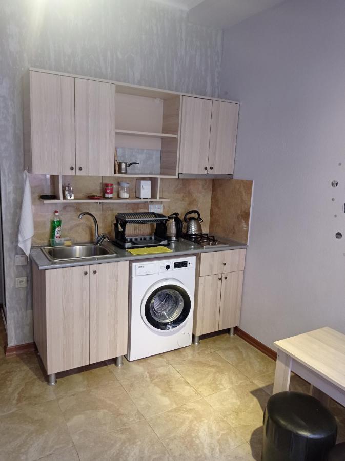 Guesthouse Melikishvili 57 バトゥーミ エクステリア 写真