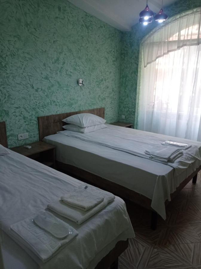 Guesthouse Melikishvili 57 バトゥーミ エクステリア 写真