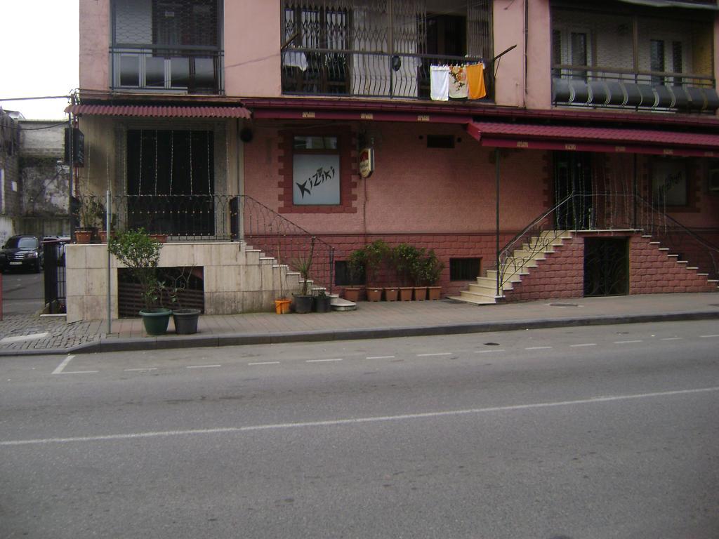 Guesthouse Melikishvili 57 バトゥーミ エクステリア 写真