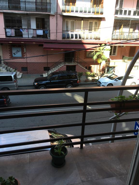 Guesthouse Melikishvili 57 バトゥーミ エクステリア 写真