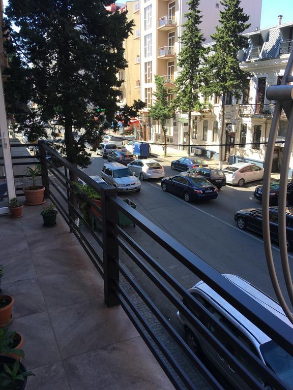 Guesthouse Melikishvili 57 バトゥーミ エクステリア 写真