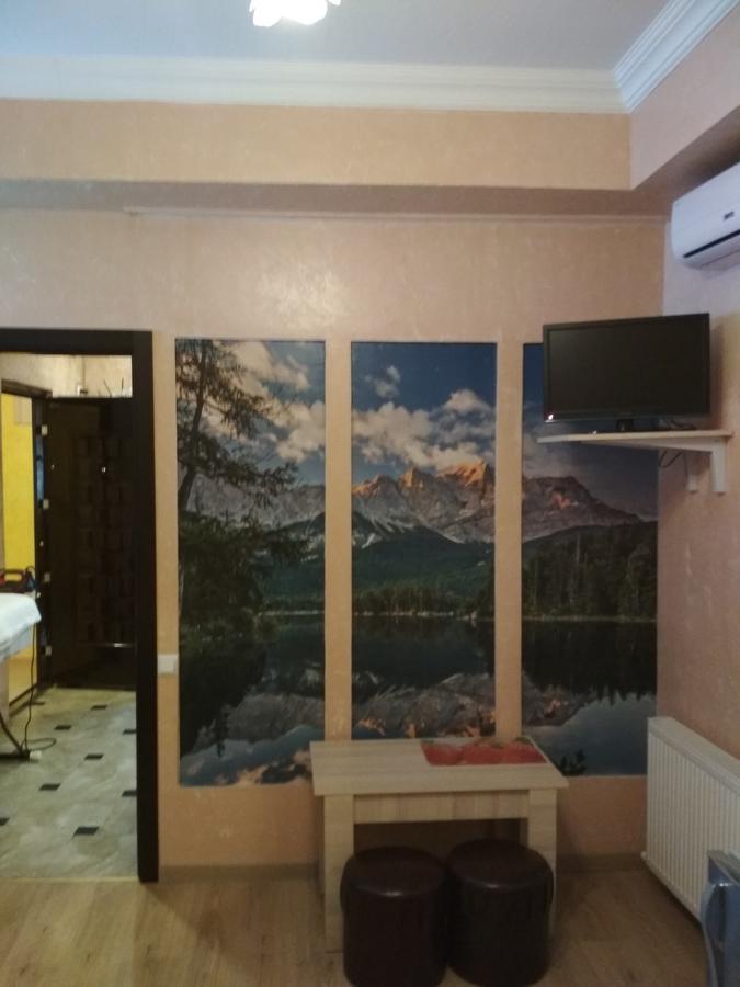 Guesthouse Melikishvili 57 バトゥーミ エクステリア 写真