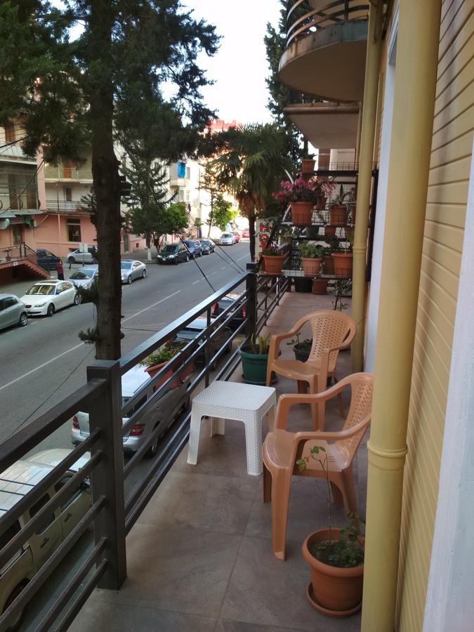 Guesthouse Melikishvili 57 バトゥーミ エクステリア 写真