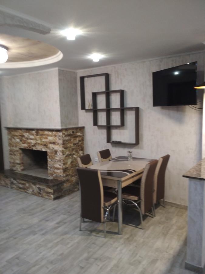 Guesthouse Melikishvili 57 バトゥーミ エクステリア 写真
