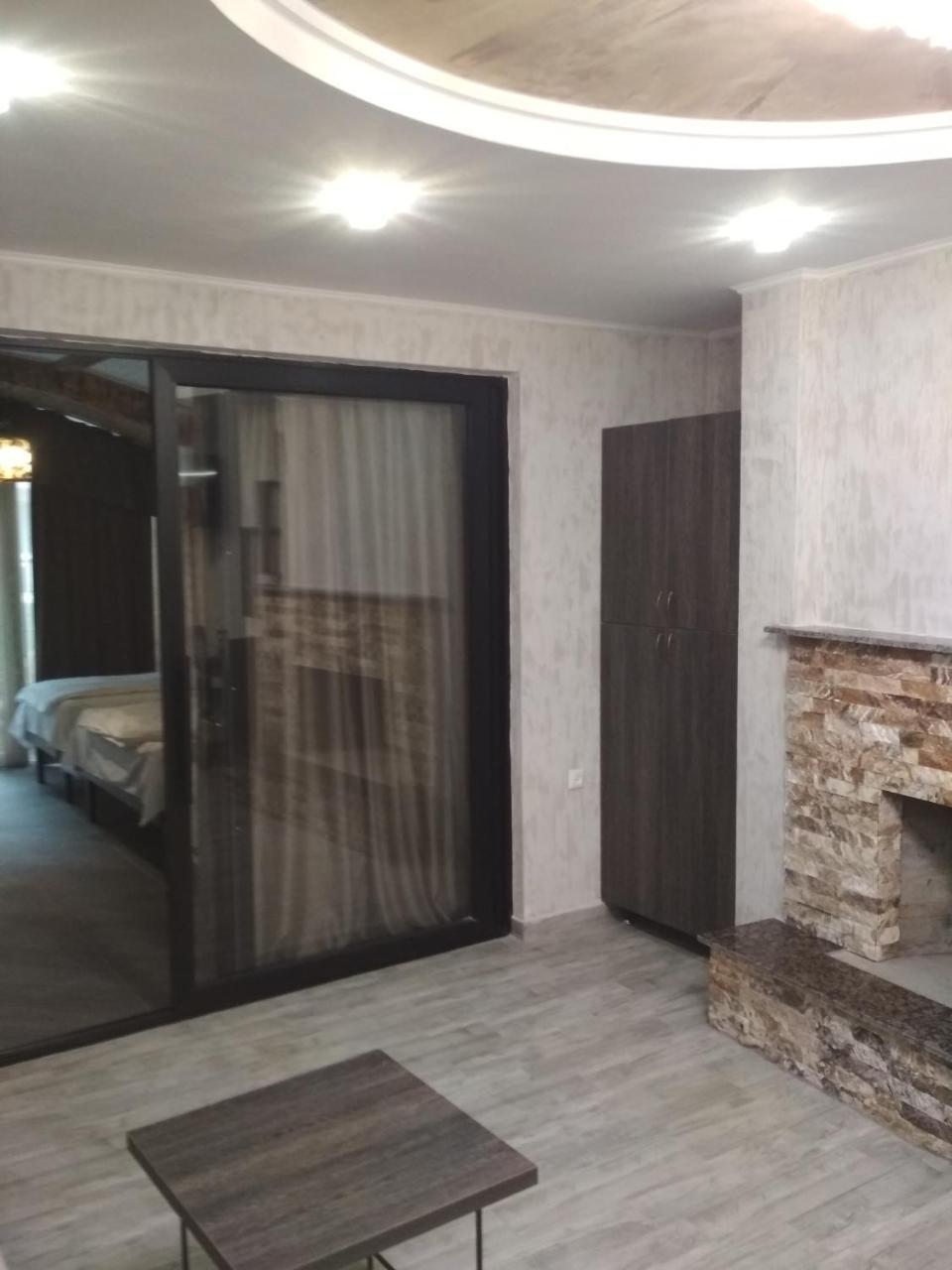 Guesthouse Melikishvili 57 バトゥーミ エクステリア 写真