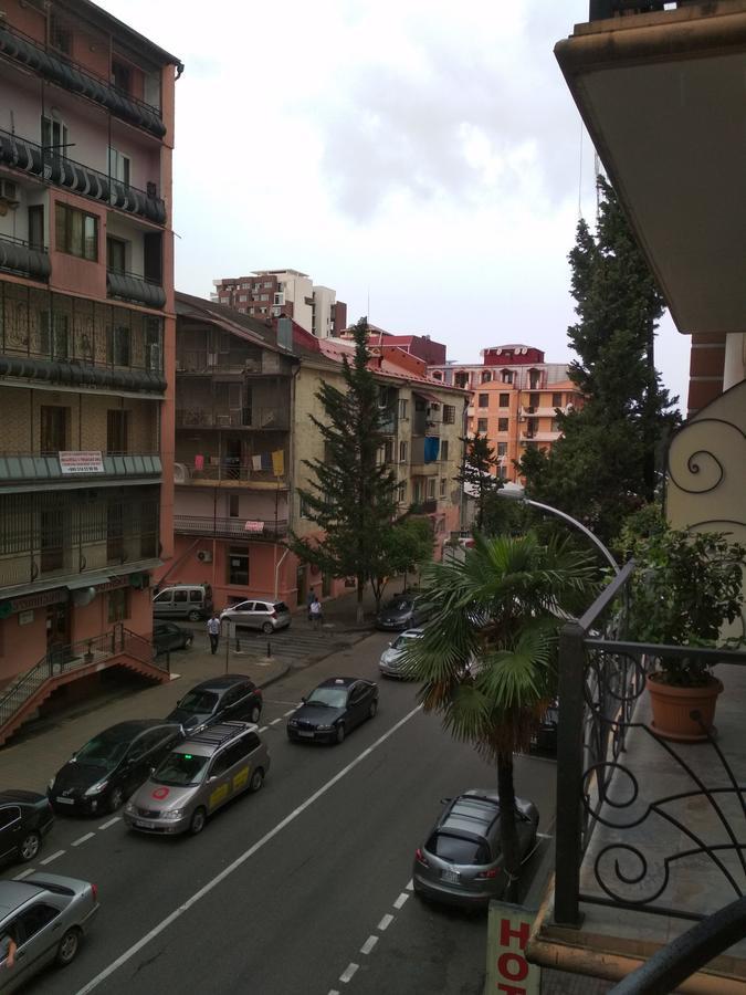 Guesthouse Melikishvili 57 バトゥーミ エクステリア 写真